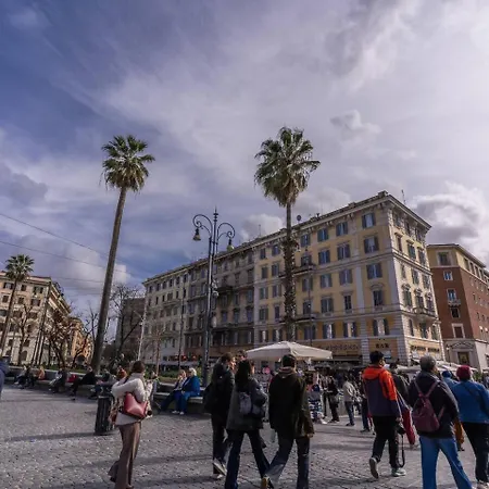 Casa Mauke | In Front Vatican
